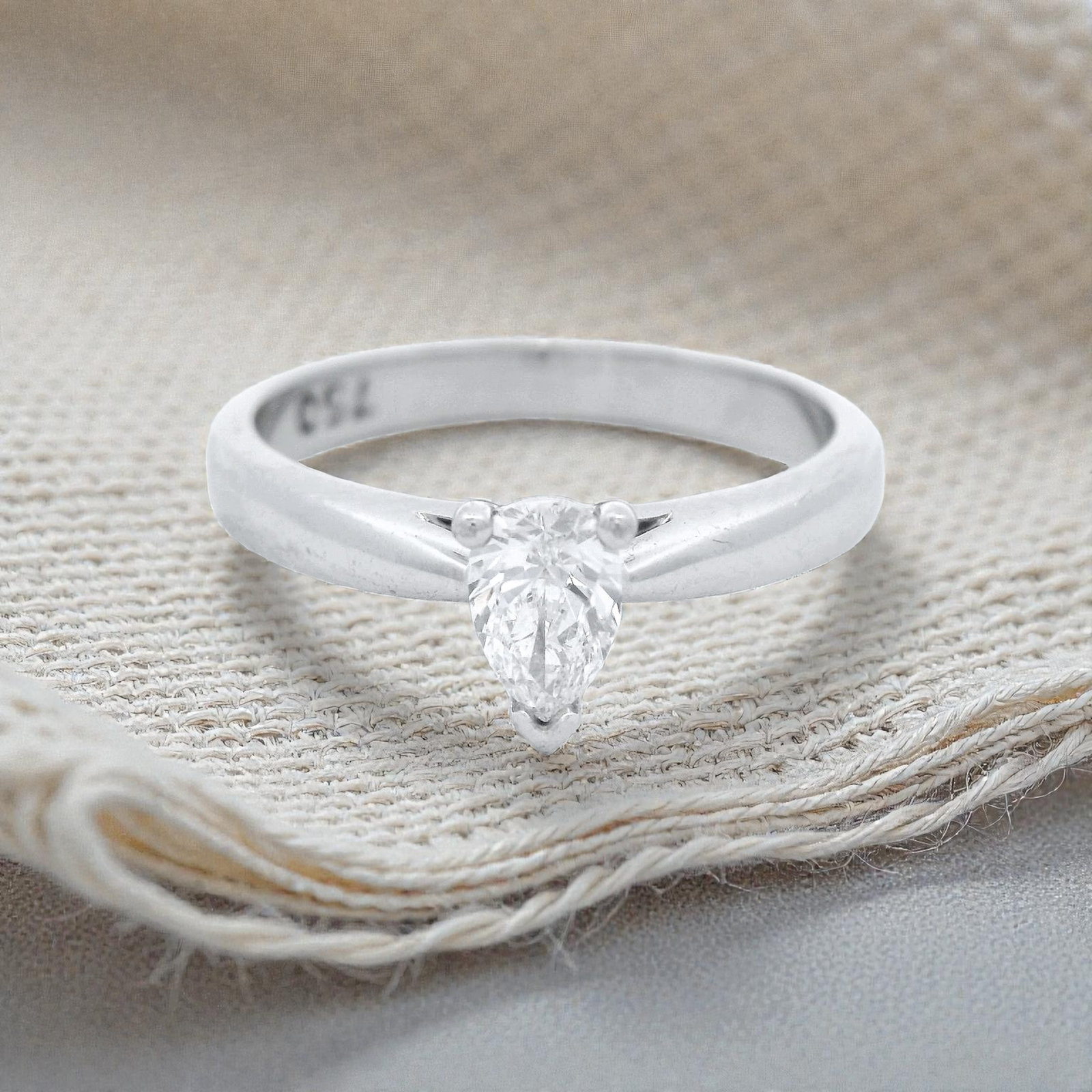 Pear Shaped Diamond Set in White Gold