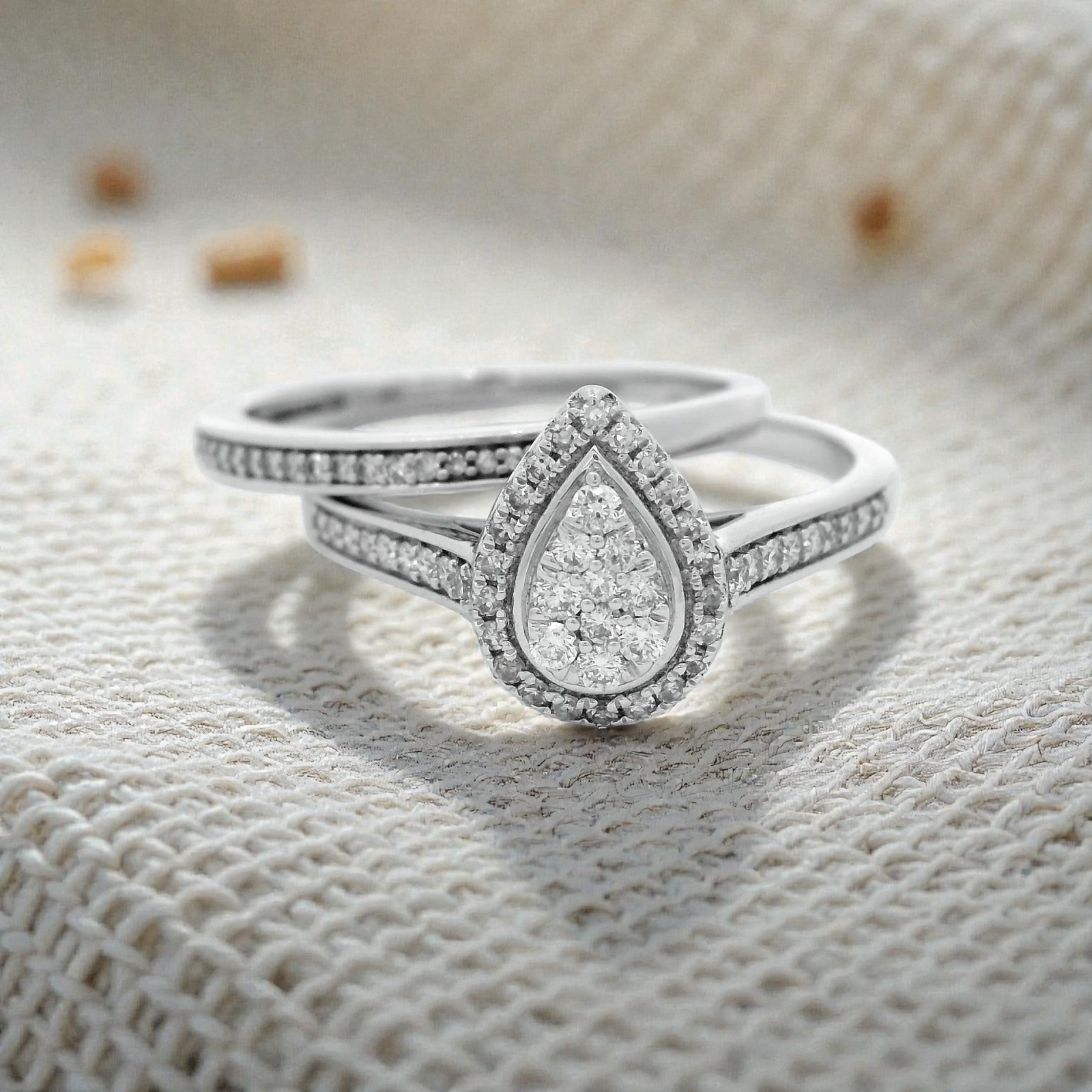 Pear Shape Diamond Engagement and Wedding Ring Set in White Gold