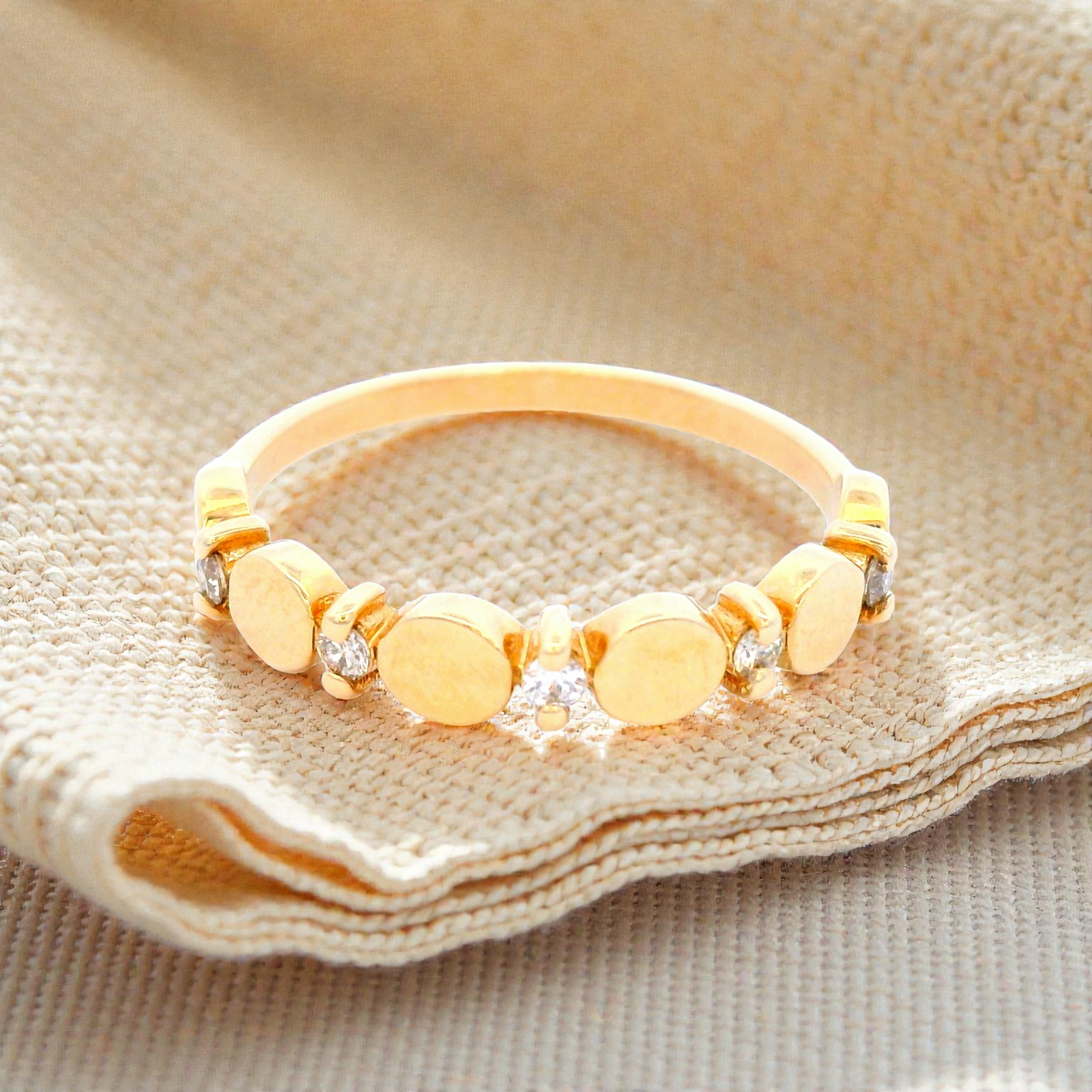 Diamond Ring in Yellow Gold