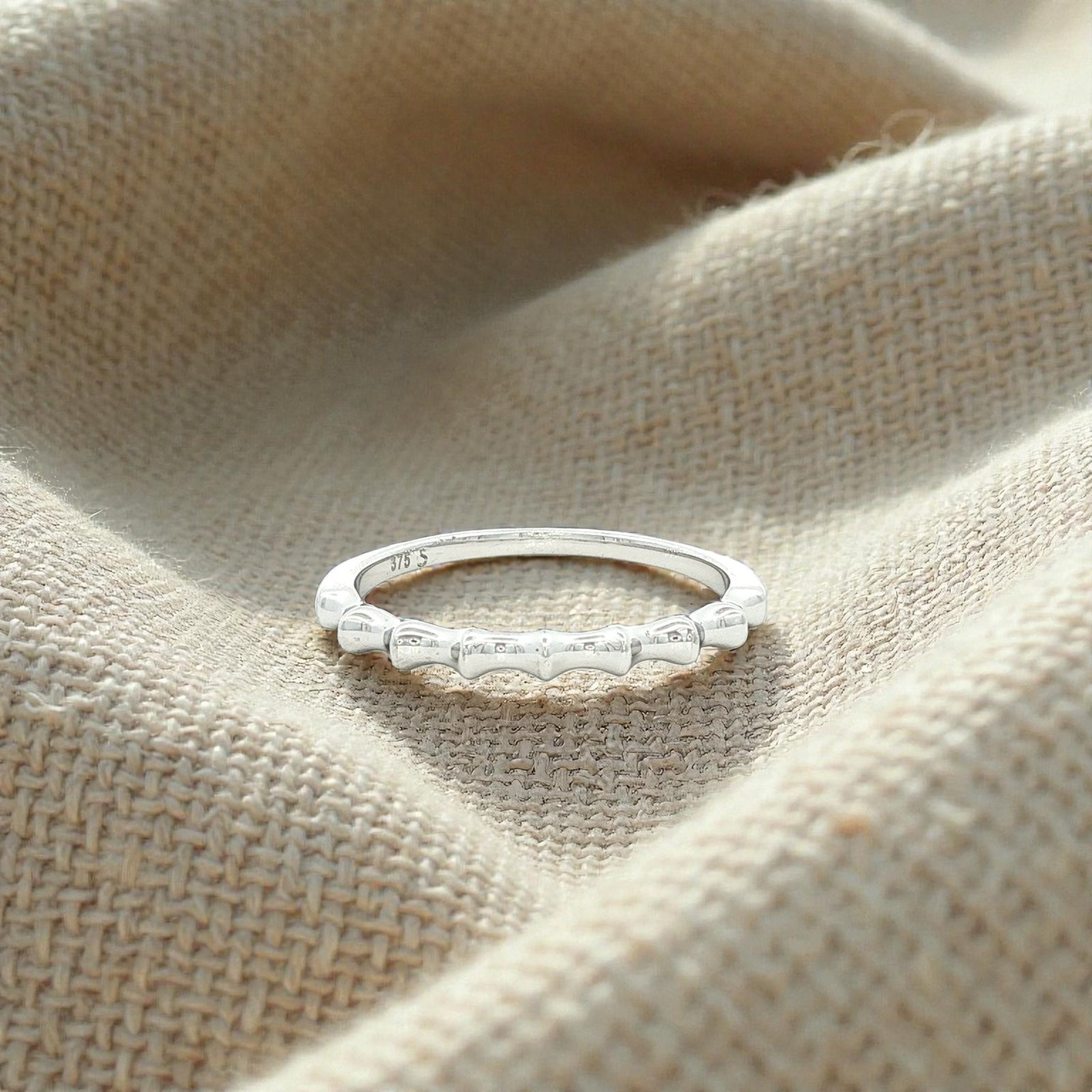 Ridge Stacker Ring Dreamtime in White Gold
