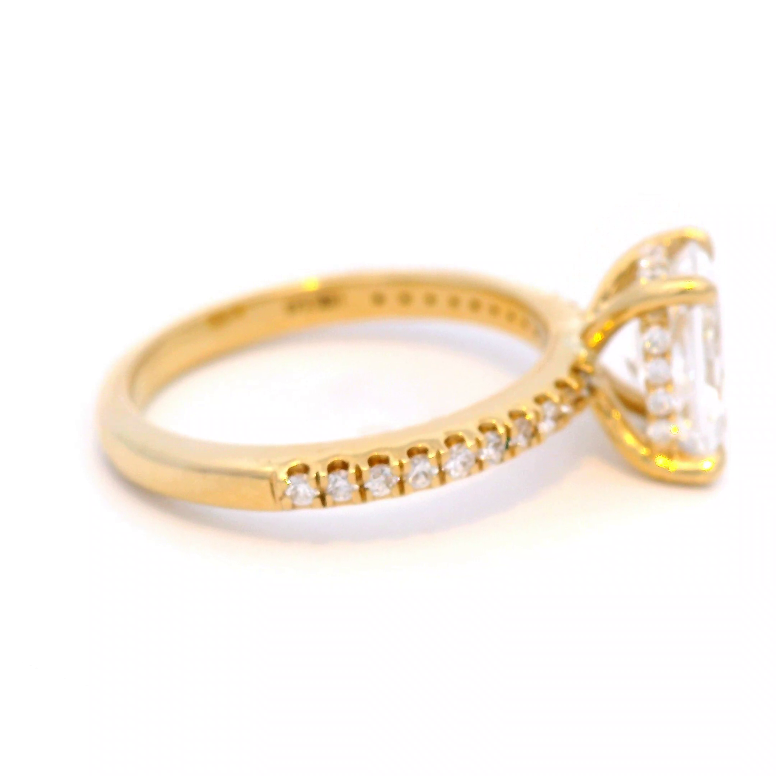 18 Carat Yellow Gold Diamond Dress Ring