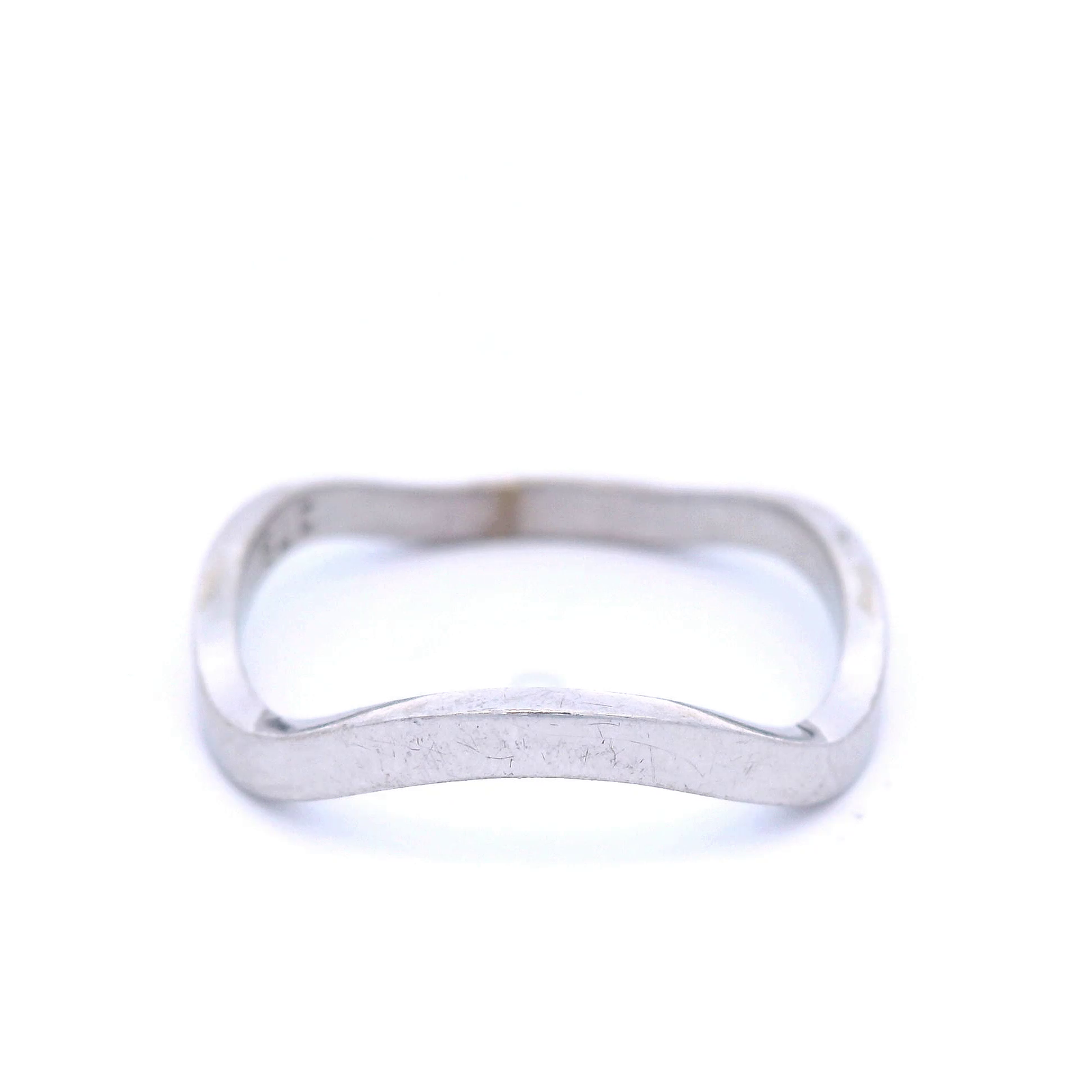Plain Wave Ring in White Gold
