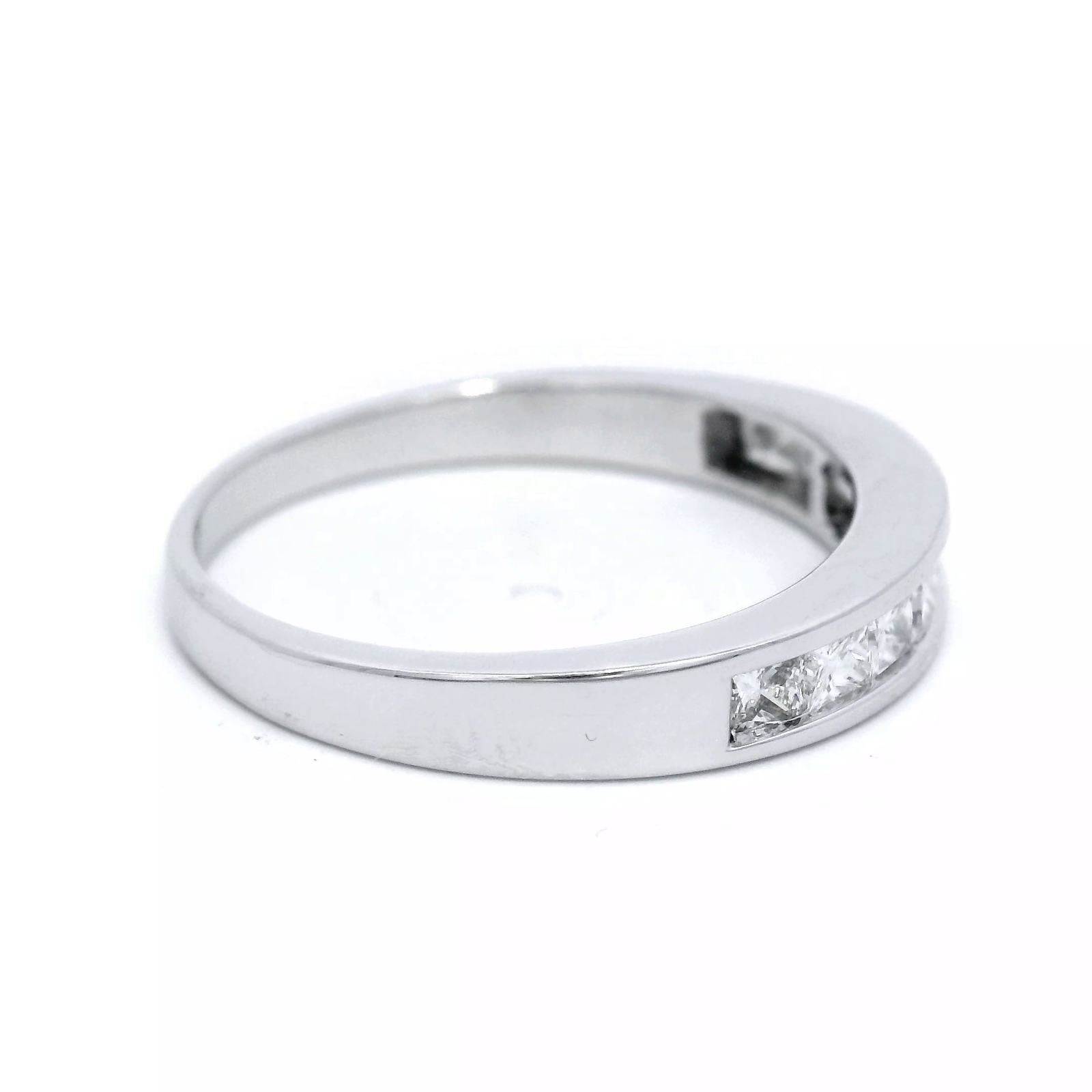 Curved Princess Diamond Ring in White Gold