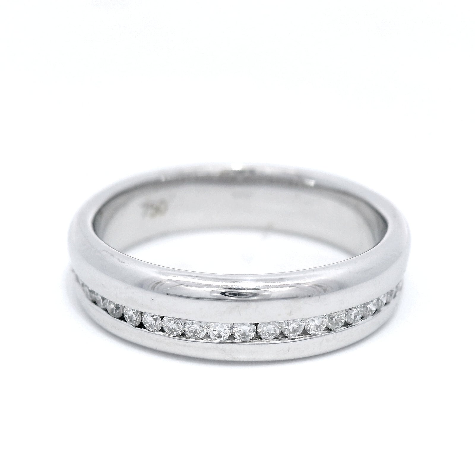 18 CARAT W/G DIA SET WEDDER SET WITH .23CT SMALLS SZ N