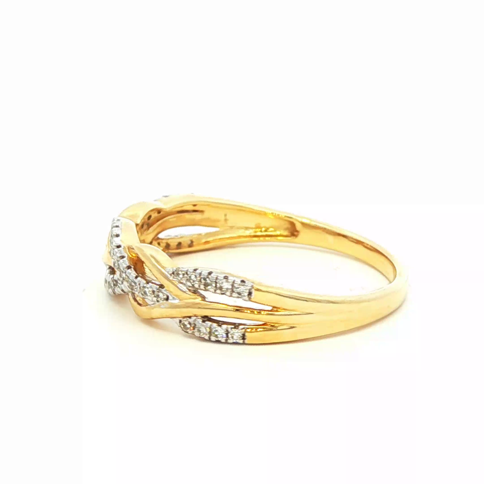 Yellow Gold Band Ring with Round Brilliant Diamonds