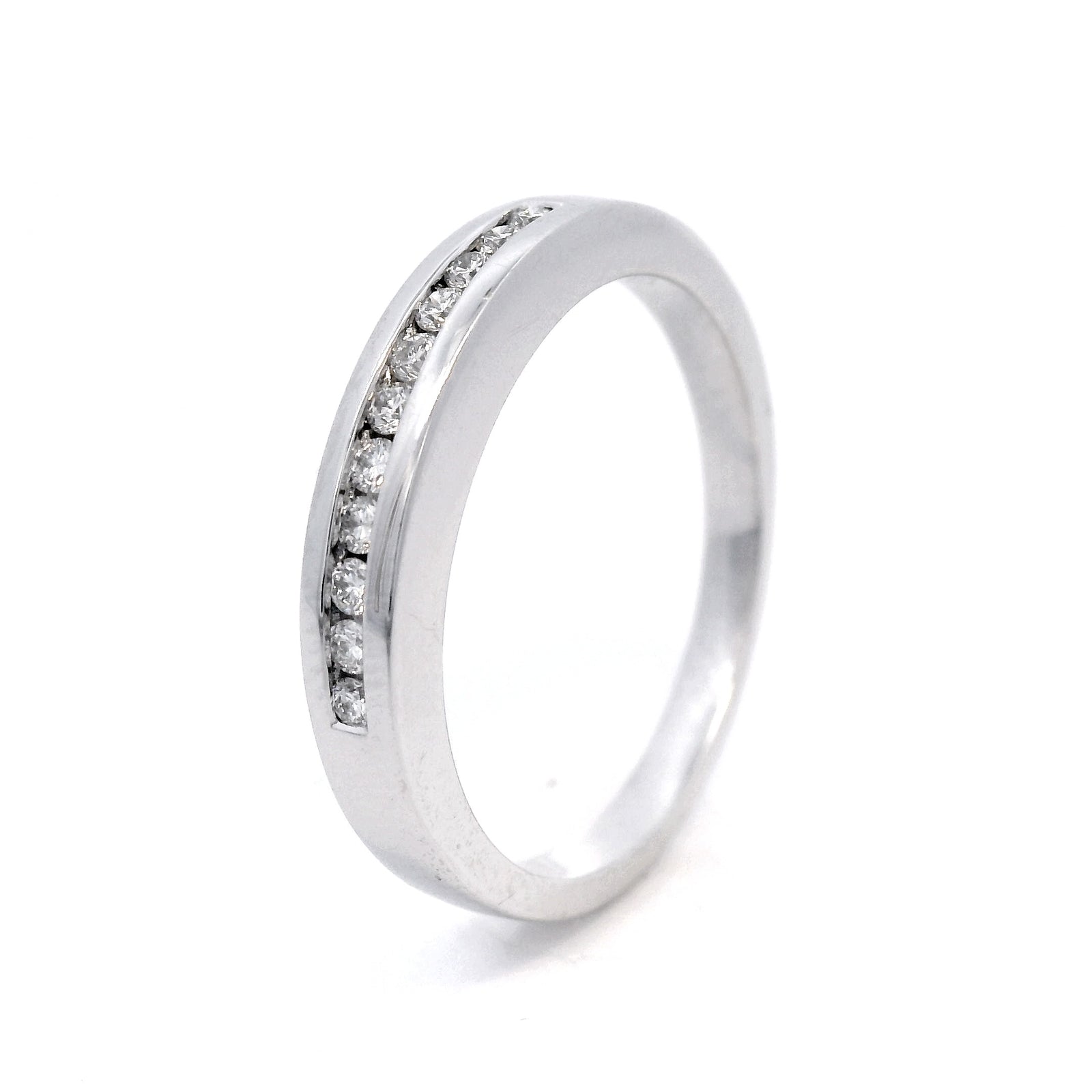 18CT W/G CHANNEL SET 11RBC TDW.15CT HI/SI SZ O