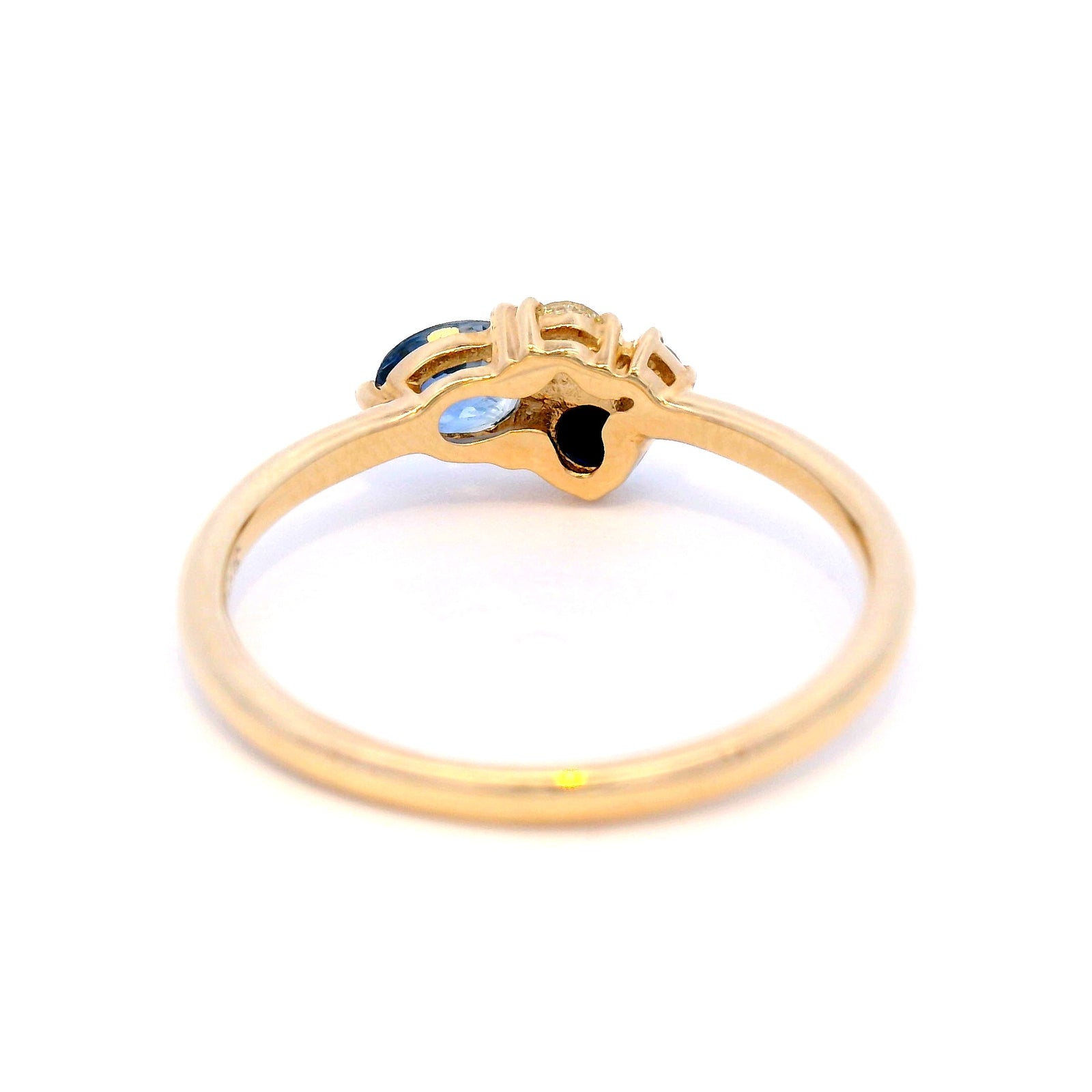 Ceylon Sapphire and Blue Sapphire Ring in Yellow Gold