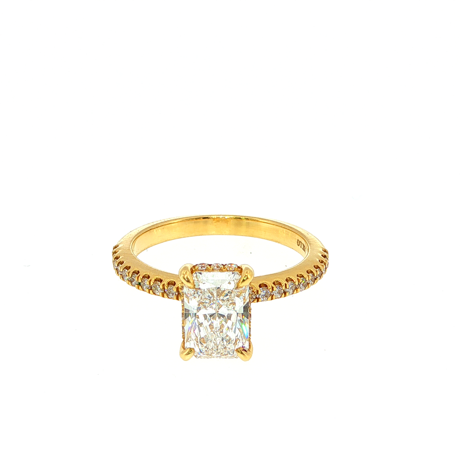18 Carat Yellow Gold Diamond Dress Ring