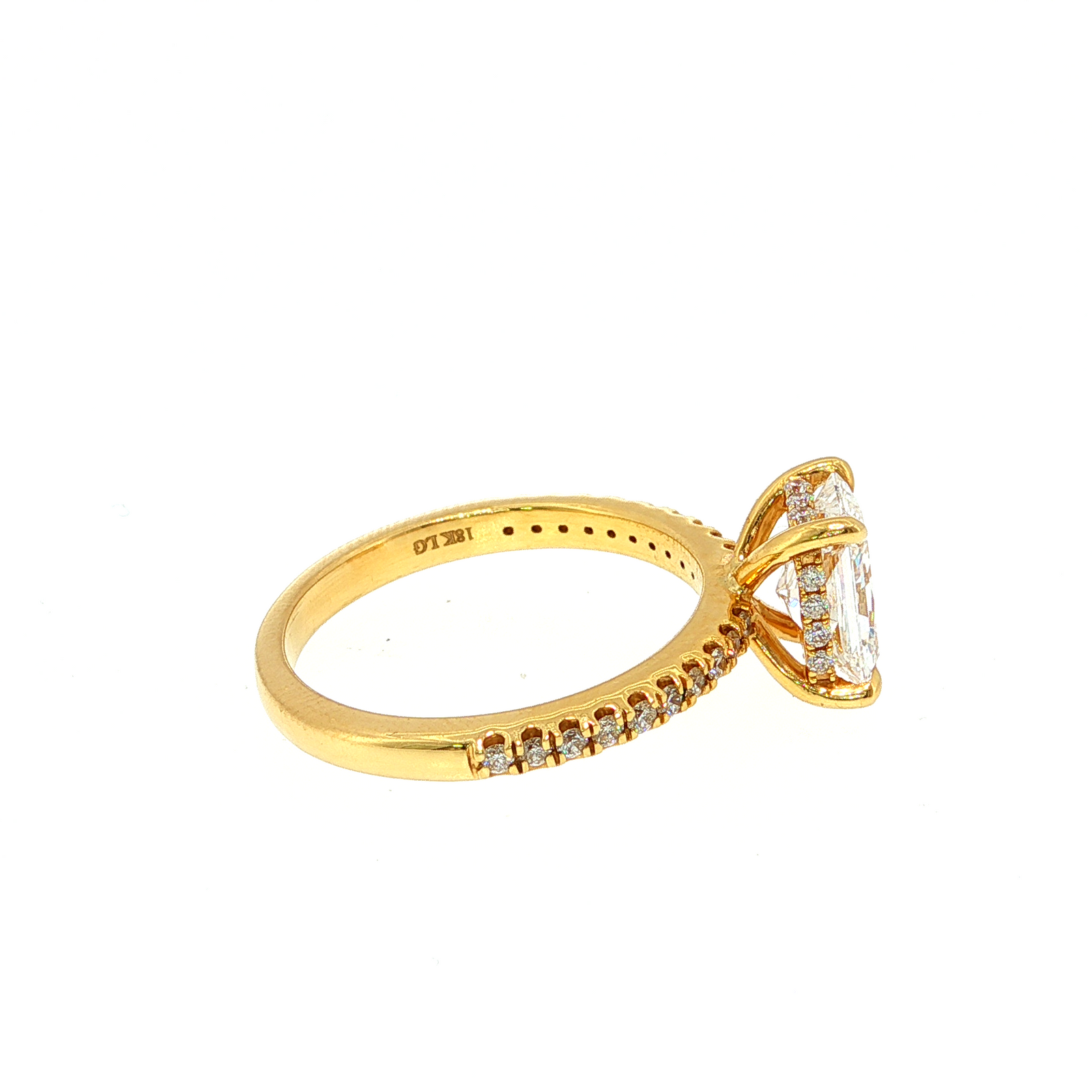 18 Carat Yellow Gold Diamond Dress Ring