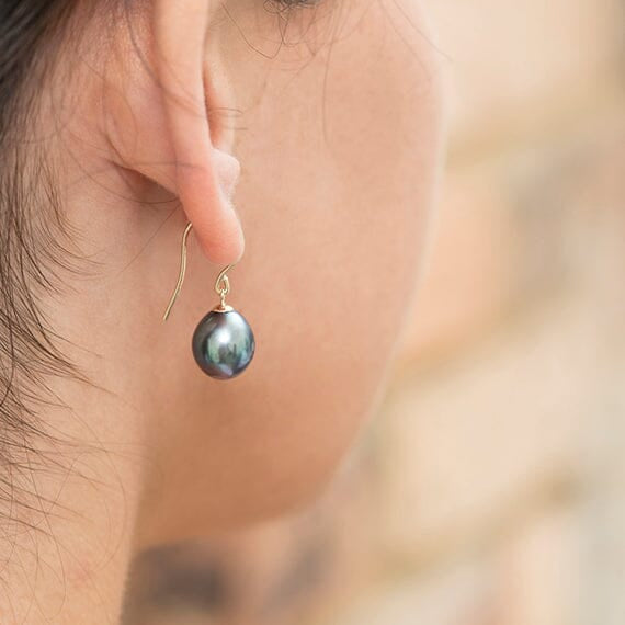 Ikecho Juliane Black Earrings