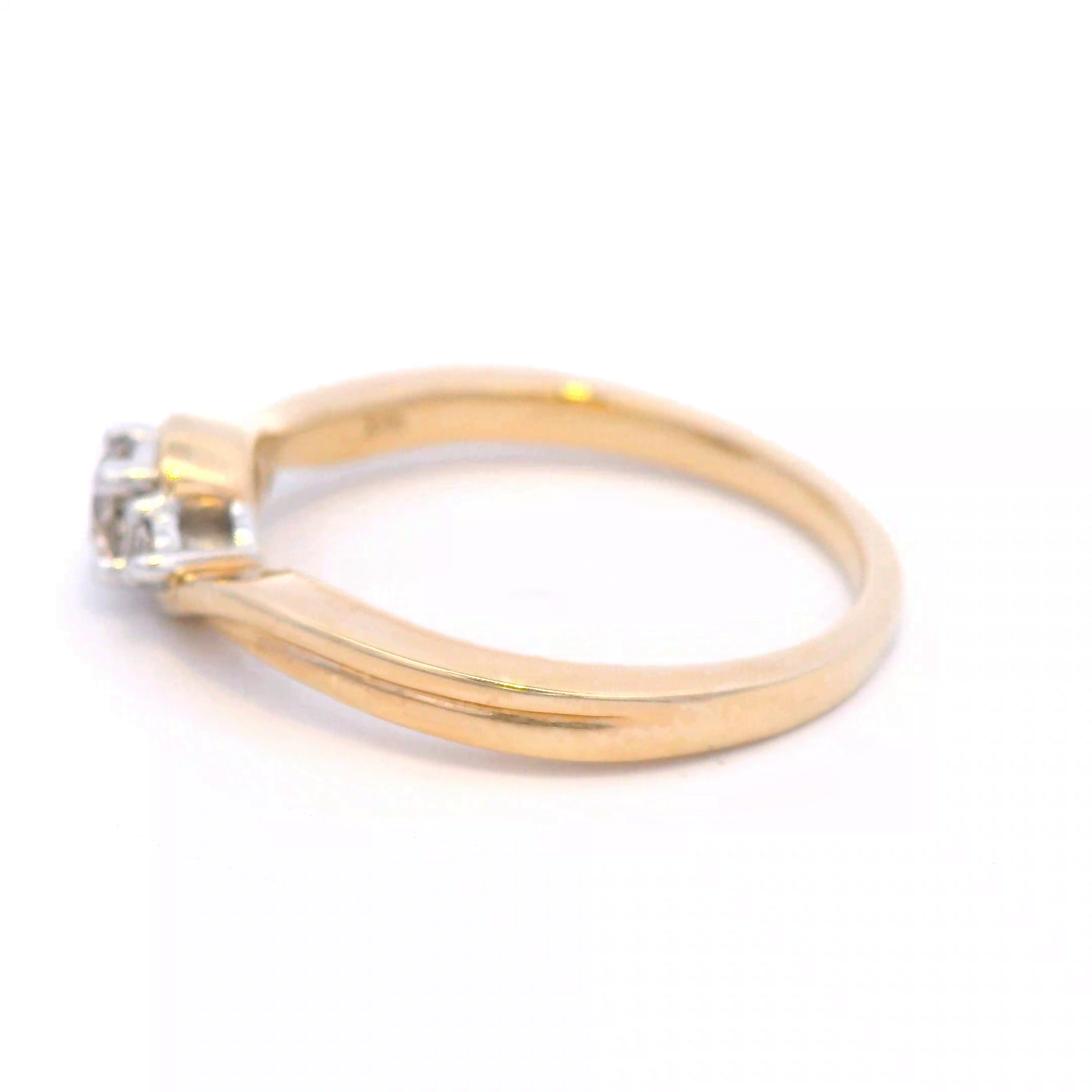 Round Brilliant Cut Trilogy Diamond Ring
