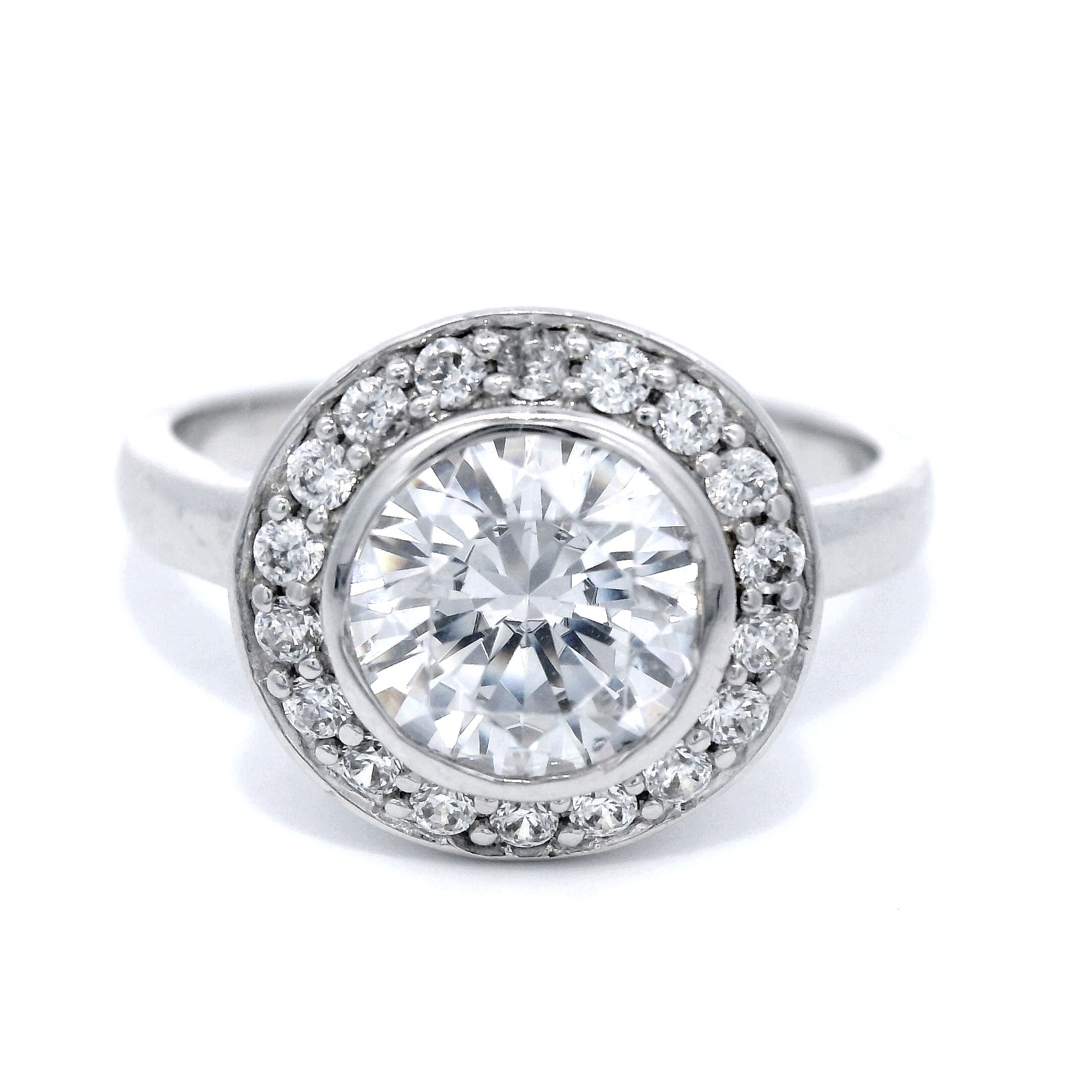 Evergem 9 Carat With Round Bezel Simulated E=1.9Ct Sz P