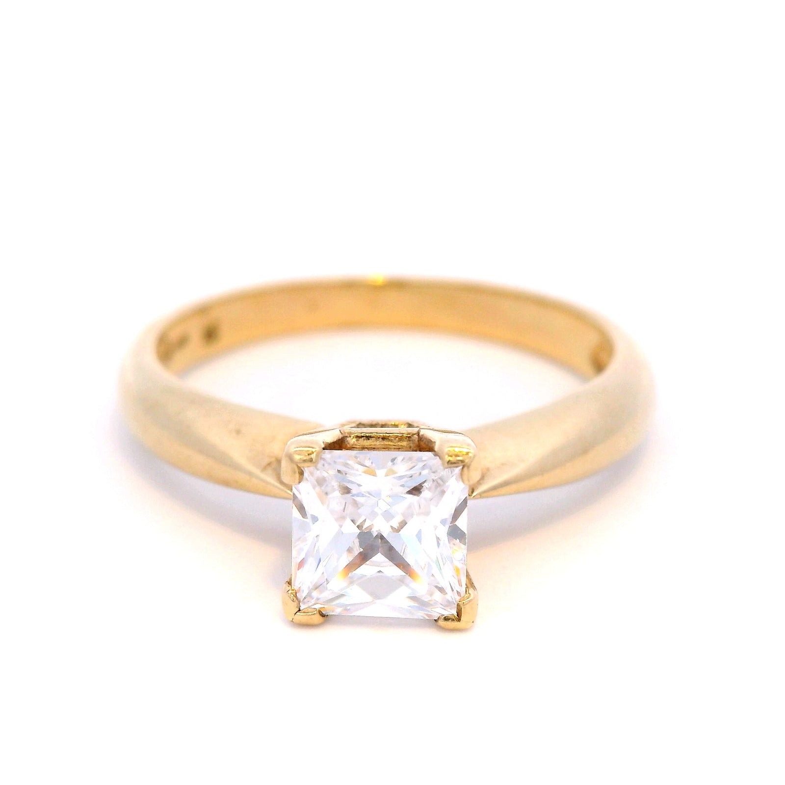 9 Carat Yellow Gold 1.25 Carat Cubic Zirconia Ring