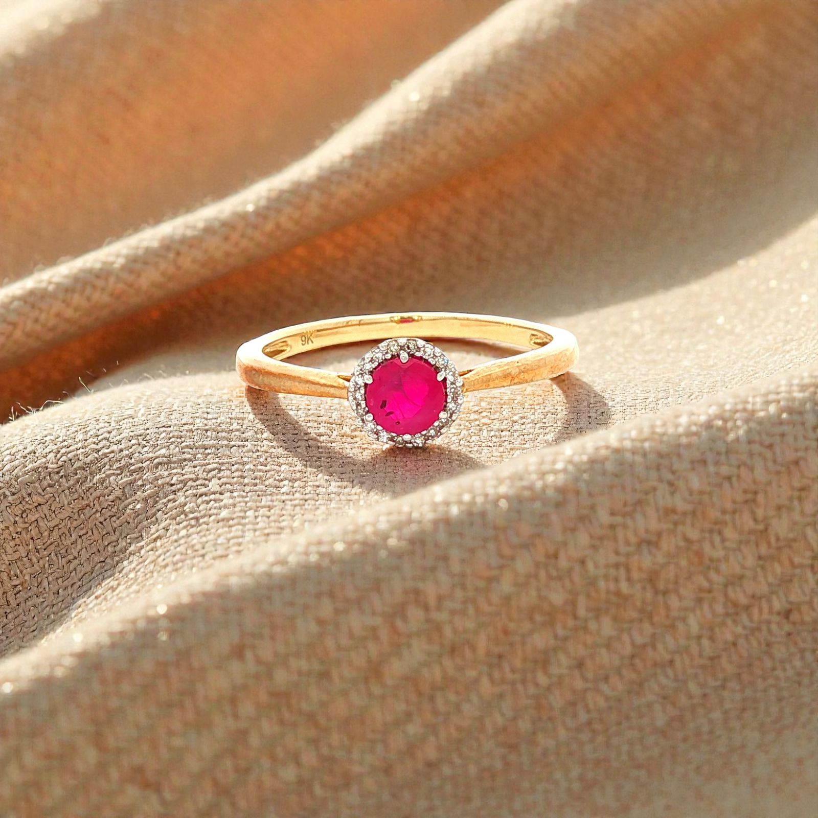 Diamond and Ruby Ring in Yellow Gold