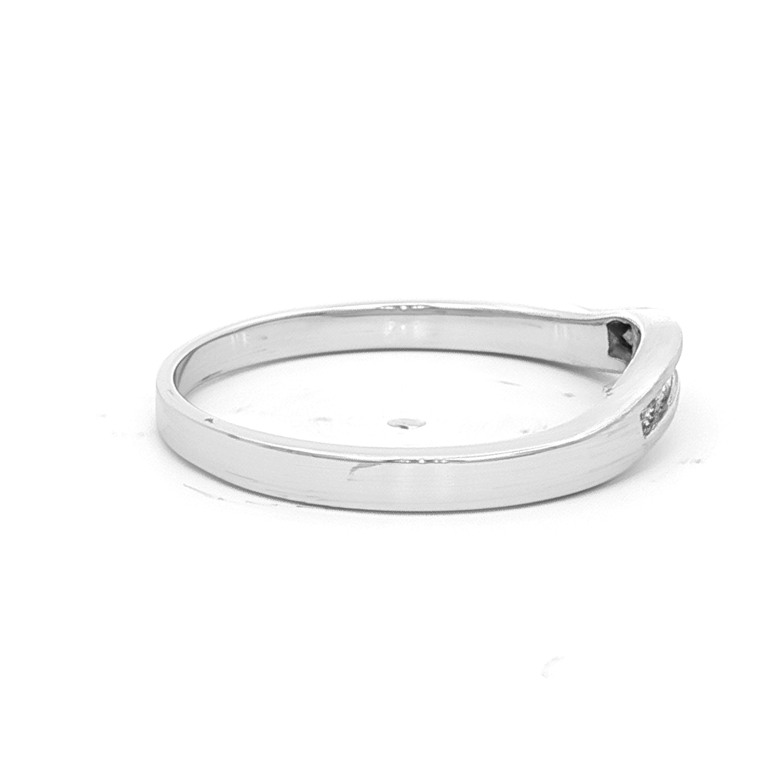 Curved White Gold Princess Cut Diamond Ring