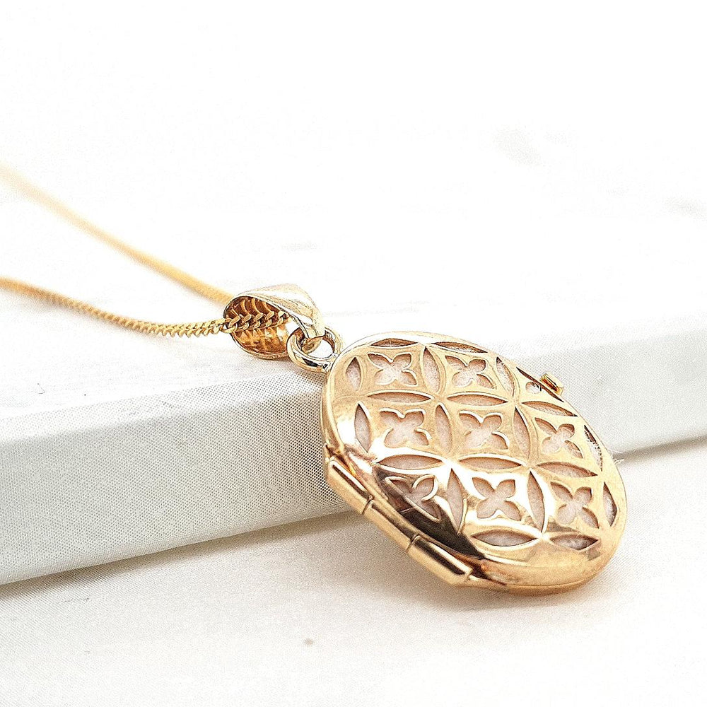Fabric-Backed Lattice Locket in Yellow Gold