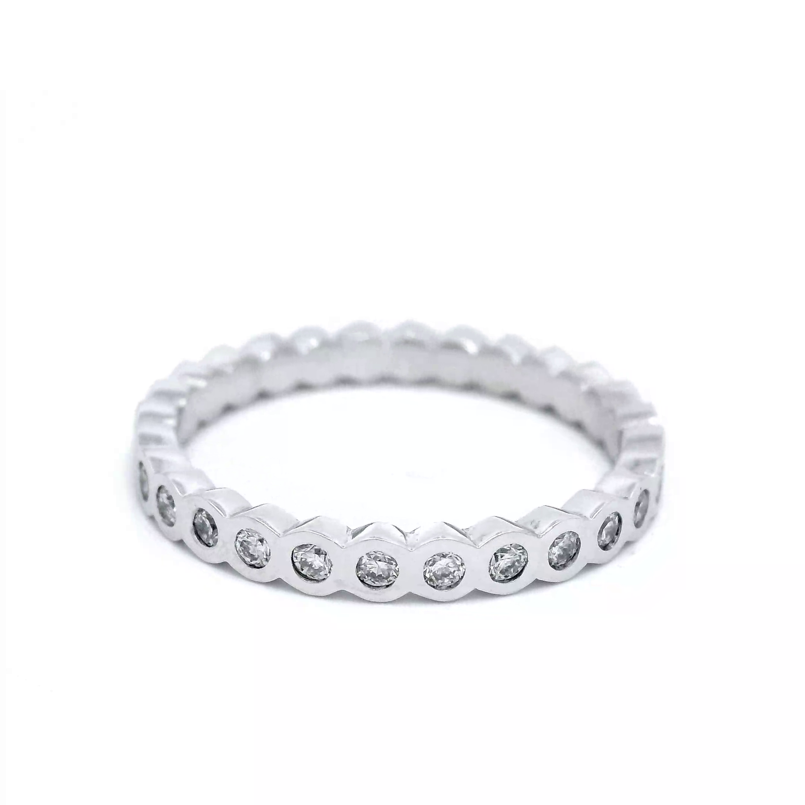 9ct WG RUB SET Dia RING. DiaS FULL SHANK SZ M