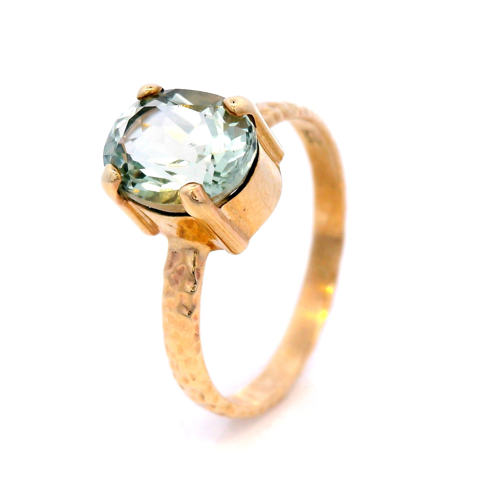 9 Carat Yellow Gold Oval Green Amethyst Gemstone Ring