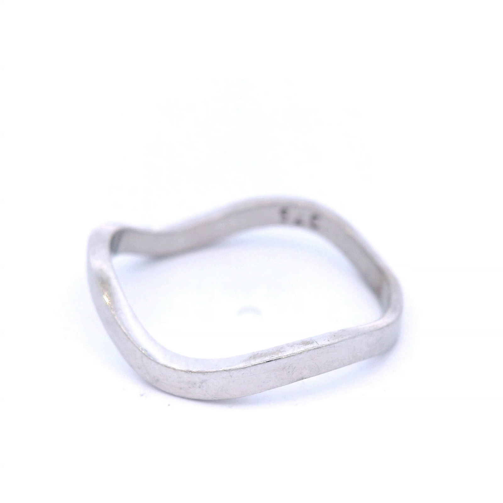 Plain Wave Ring in White Gold