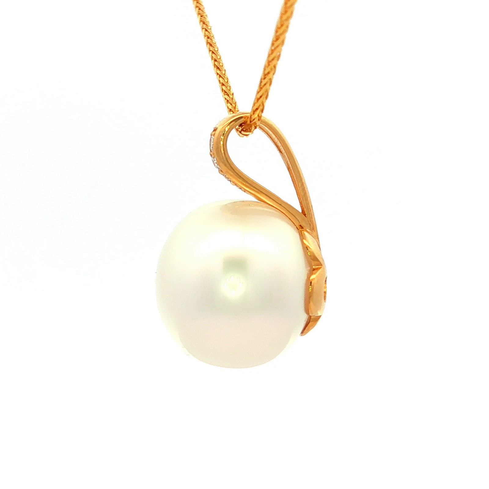 South Sea Pearl and Diamond Pendant in Yellow Gold