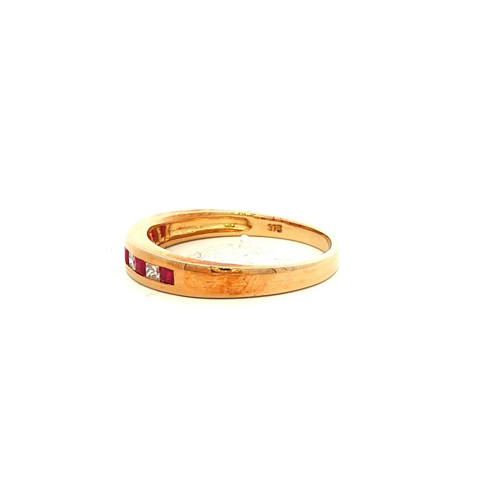 Ruby and Diamond Ring in Yellow Gold