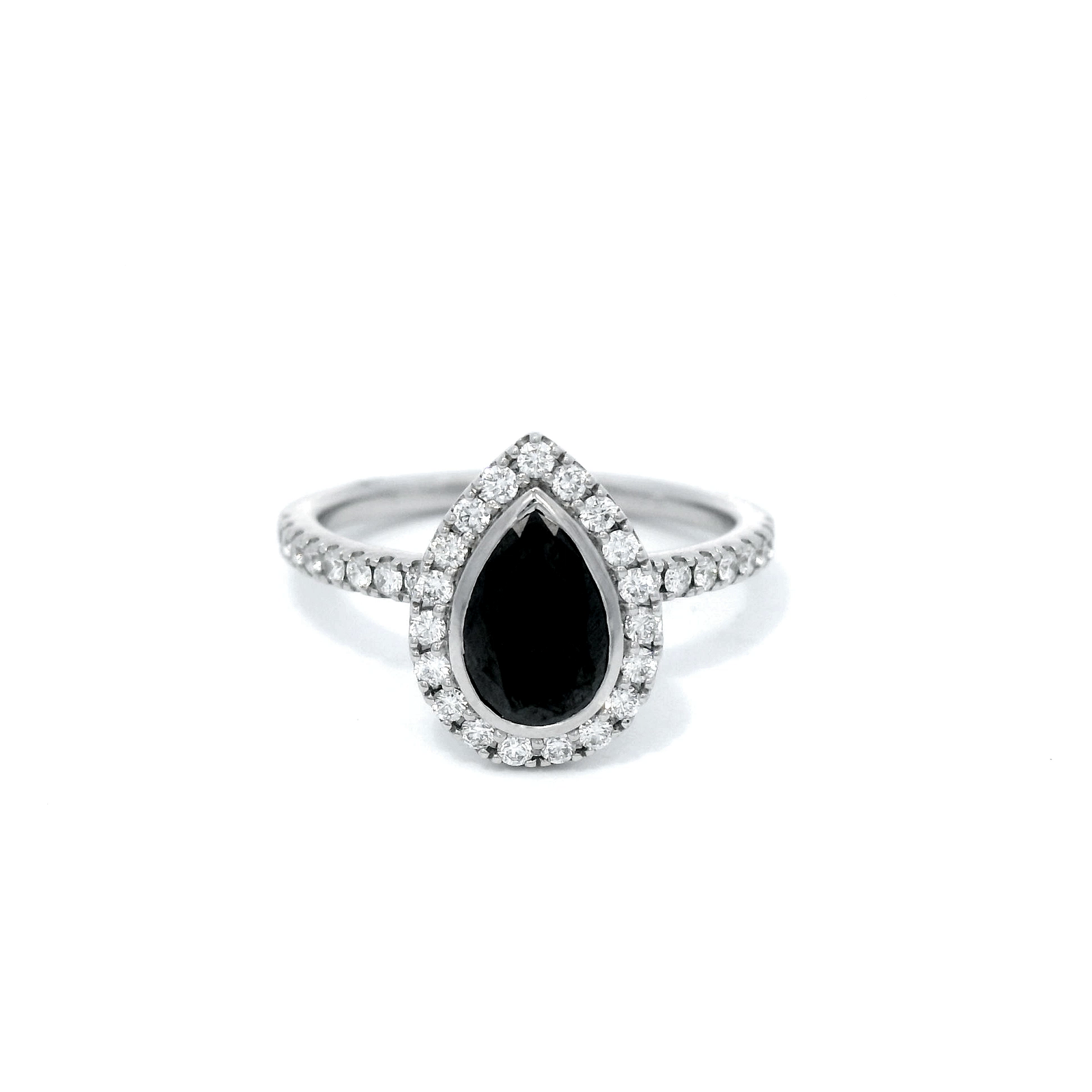 9ct White Gold Ring with a Black Diamond Centre