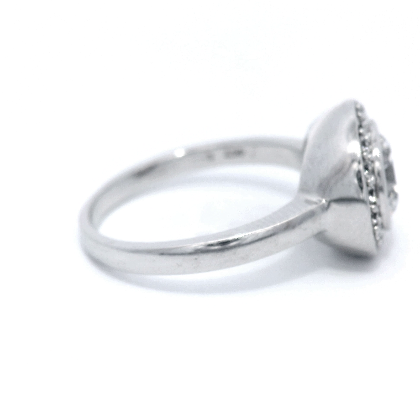 Evergem 9 Carat With Round Bezel Simulated E=1.9Ct Sz P