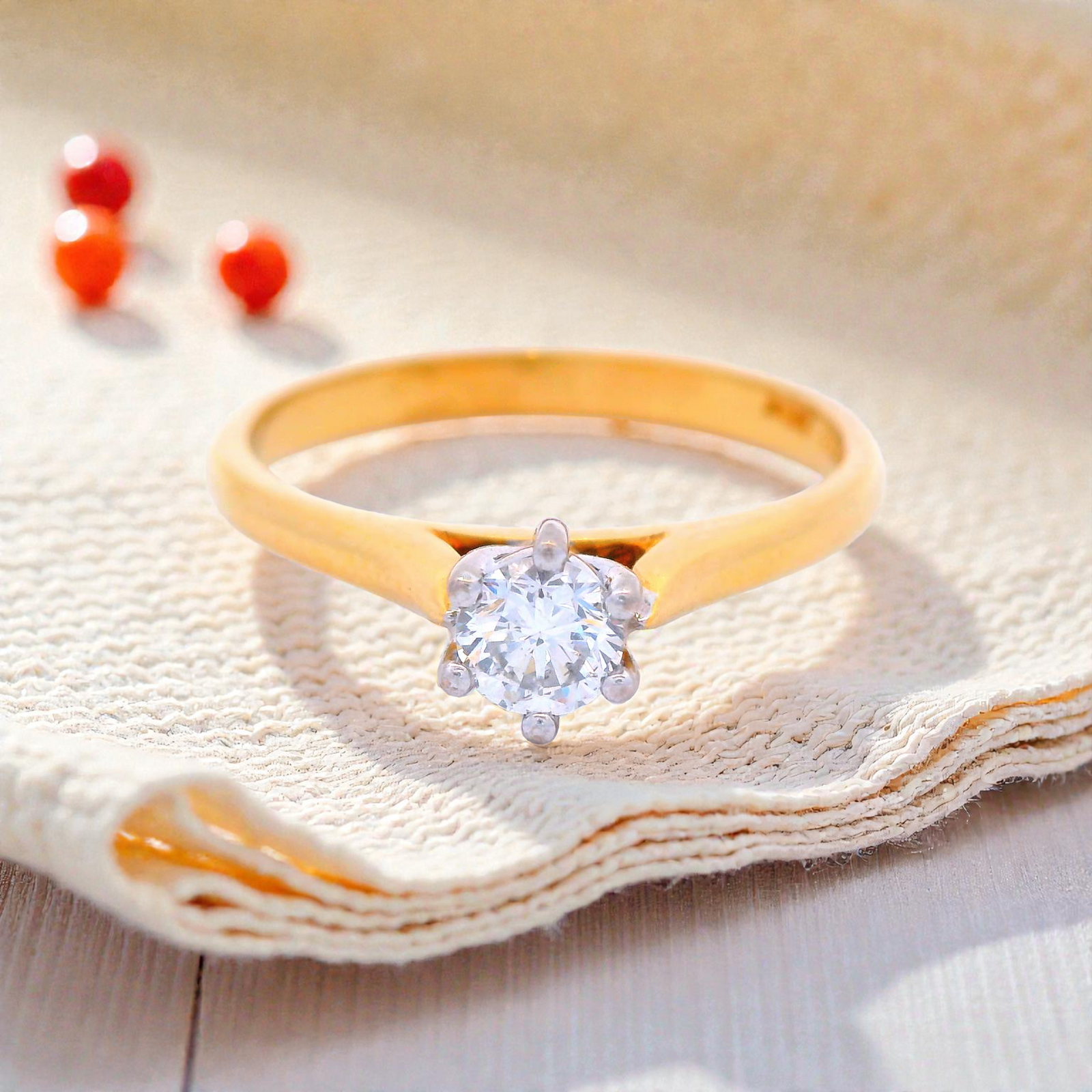 Brilliant Cut Diamond Ring Set in Yellow Gold