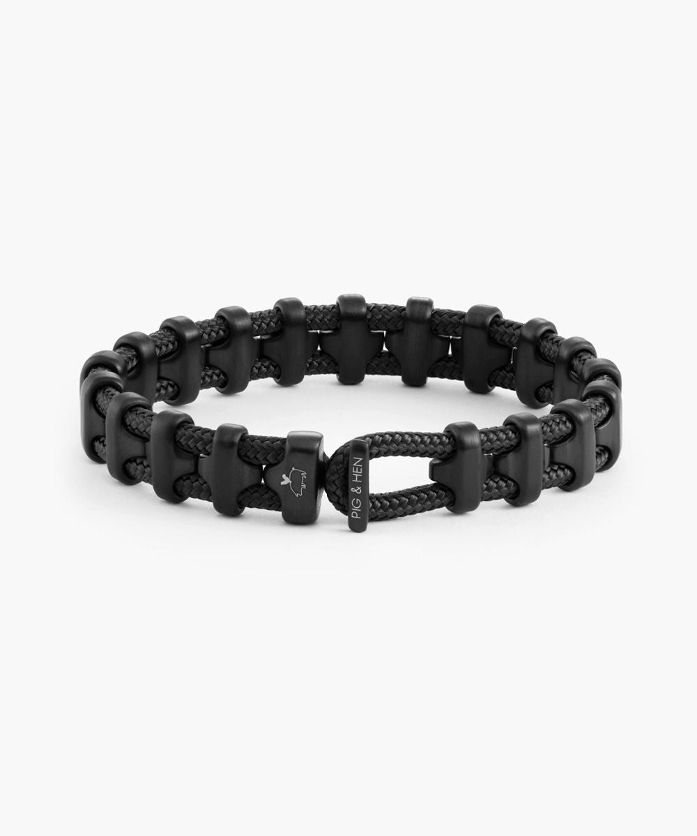 Pig and Hen Bold Bob Black | Black Medium