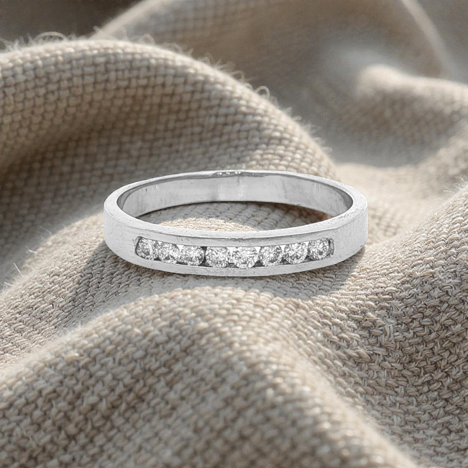 18CT W/G 8=.19CT RBC CHANNEL SET N