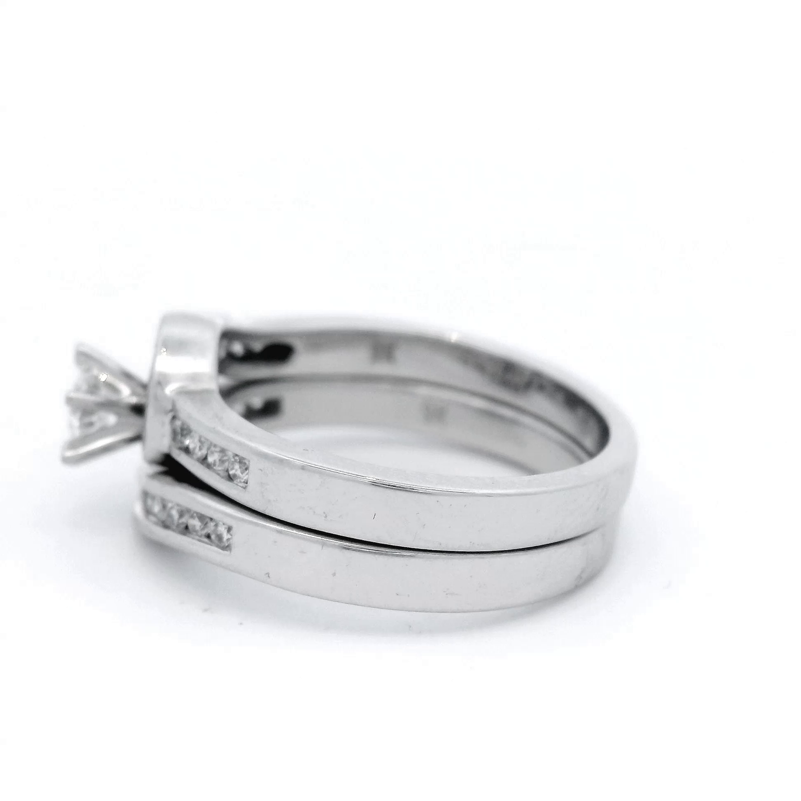 Diamond Set Fitted Wedder Ring in White Gold