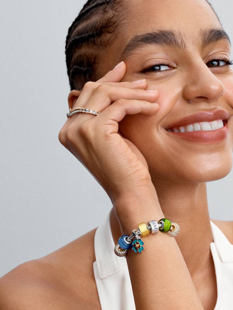 Pandora Sparkling Wave Ring