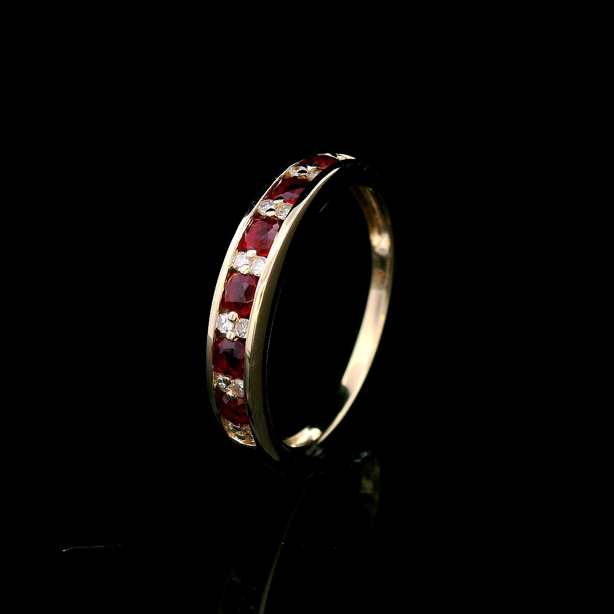 Diamond and Ruby set in 9 Carat Yellow Gold