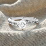 Round Brilliant Cut Diamond Set in White Gold Ring