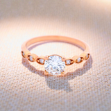 Round Brilliant Cut Centre Diamond in Rose Gold