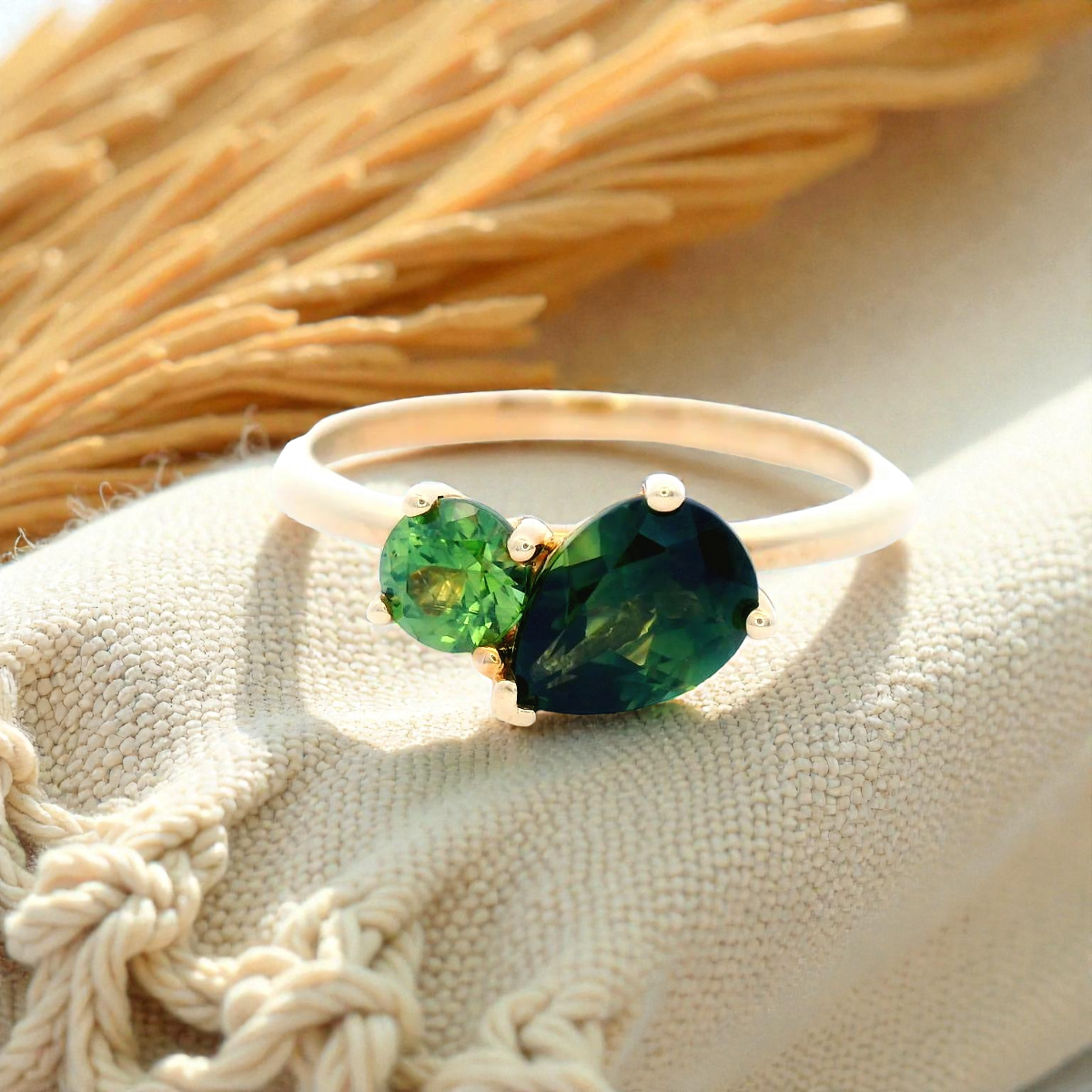 Sapphire Dreams Toi Et Moi Ring in Yellow Gold