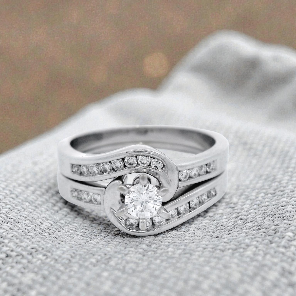 Diamond Set Fitted Wedder Ring in White Gold
