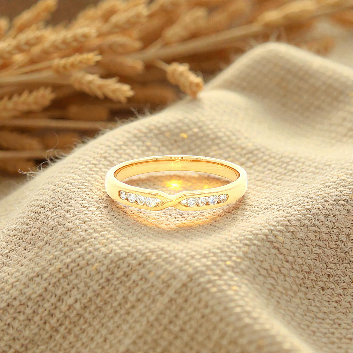 Chanel Set Crossover Ring in Yellow Gold