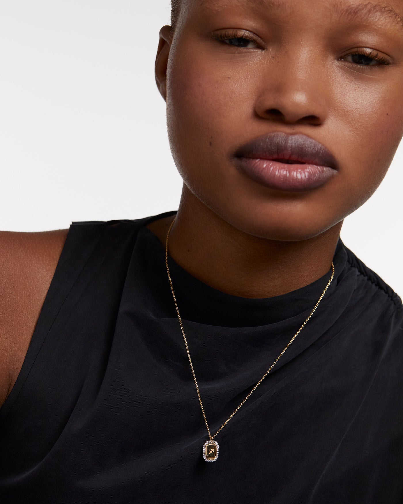 PDPAOLA Capricorn Necklace Engraved In Octagonal Pendant