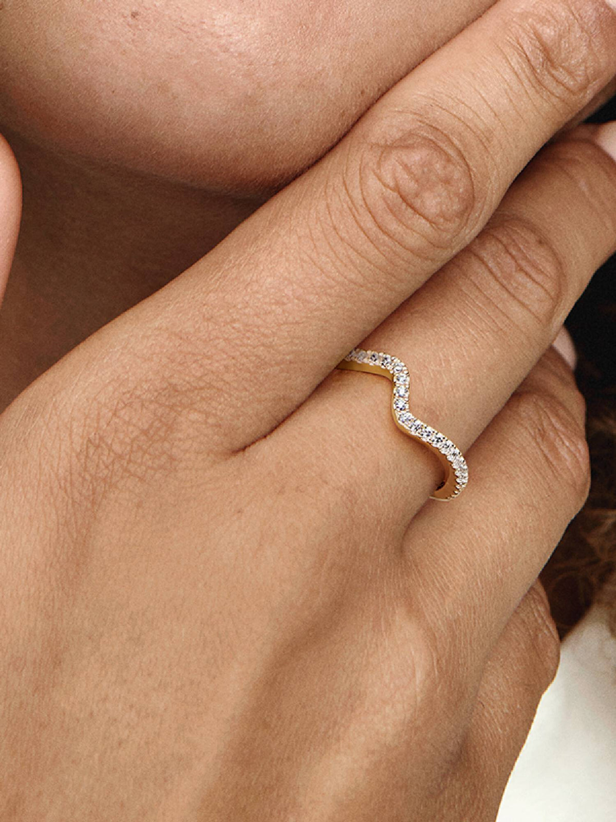 Pandora Sparkling Wave Ring