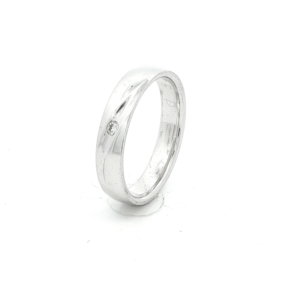 Platinum Band Ring with Round Brilliant Cut Diamond in White Gold