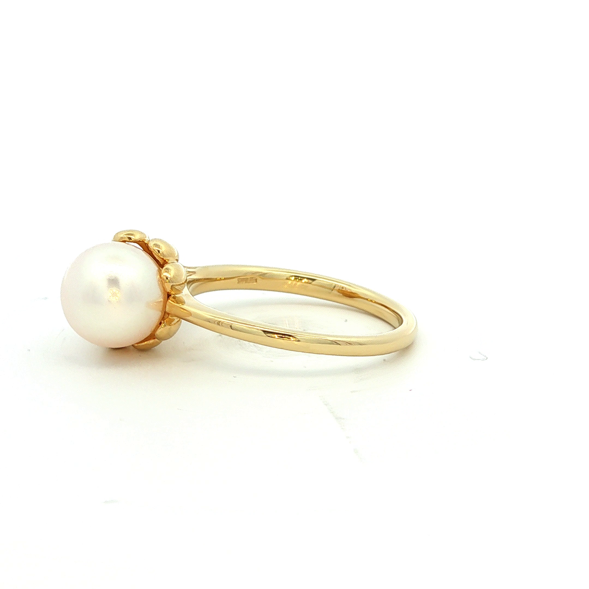 Pearl and Diamond Ring in Yellow Gold