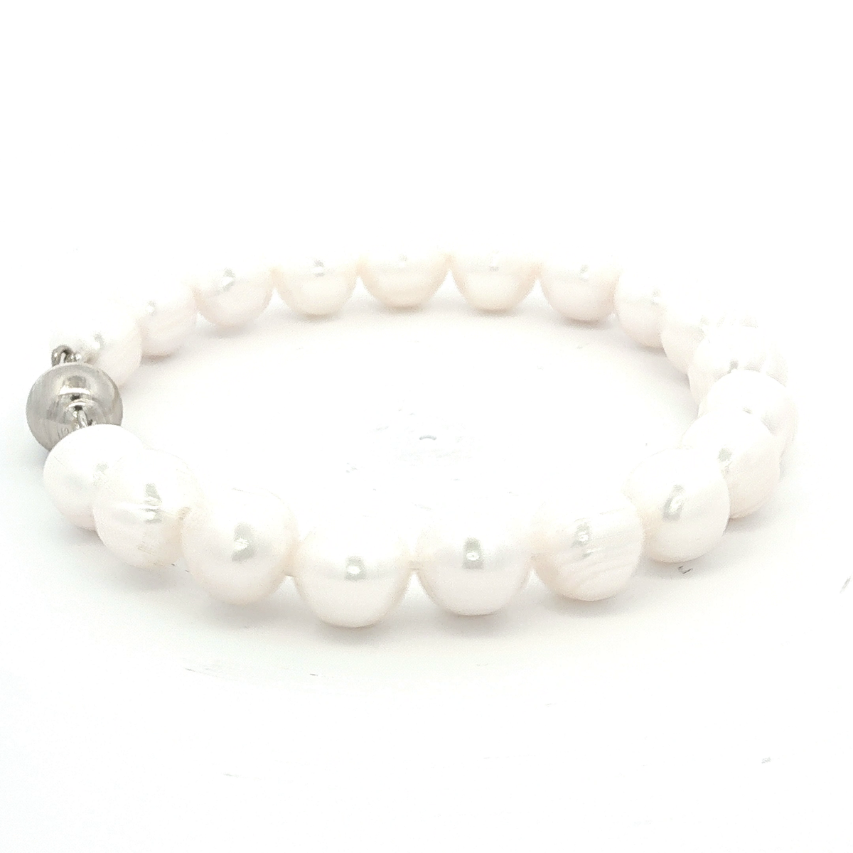 Ikecho Pearl White Circle Bracelet