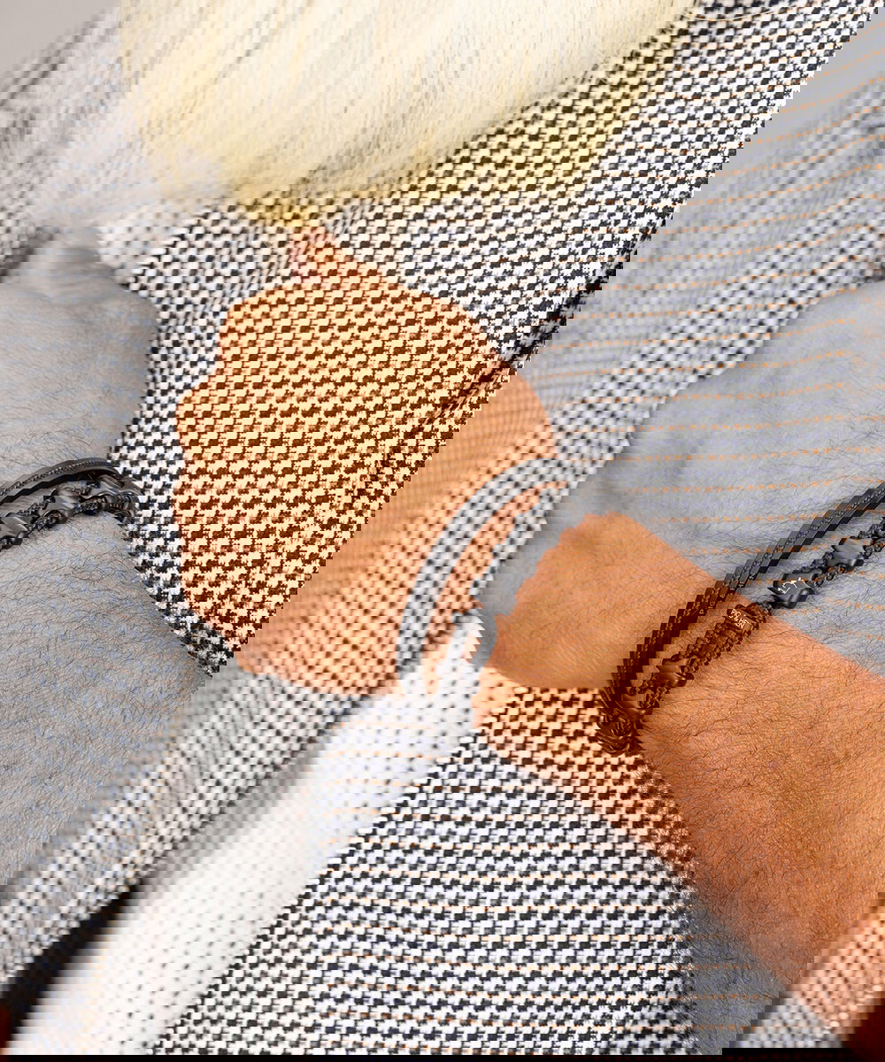 Pig and Hen Bold Bob Black | Black Medium