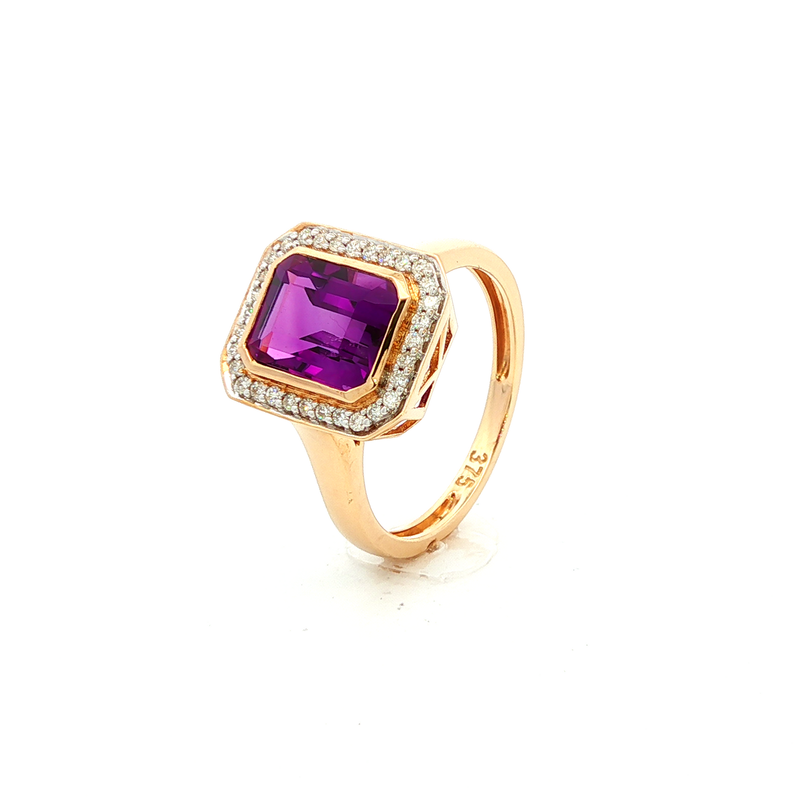 Diamond and Amethyst Ring in Yellow Gold