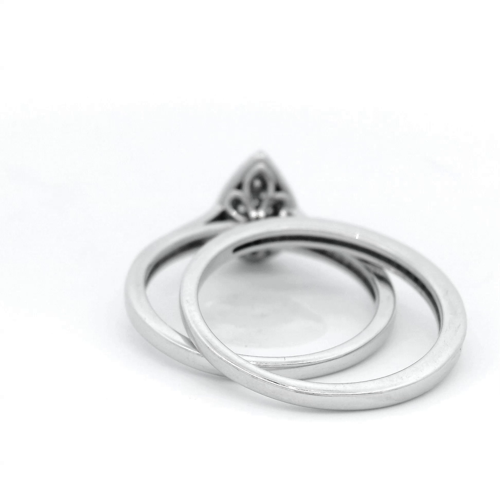 Pear Shape Diamond Engagement and Wedding Ring Set in White Gold