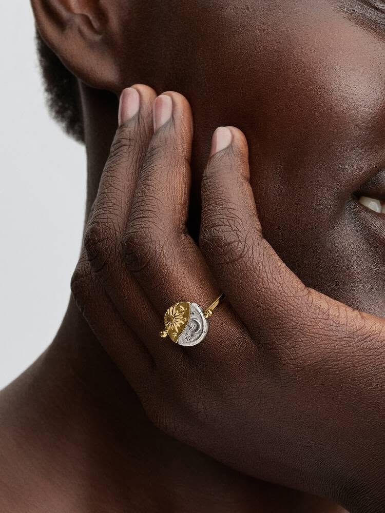 Pandora Sun & Moon Reversible Medallion Ring