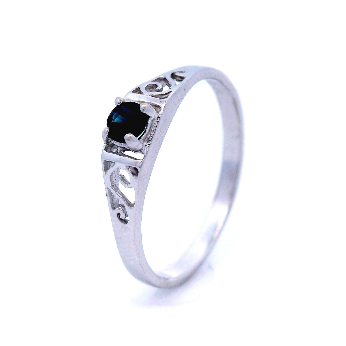 Sapphire Filigree Ring in White Gold