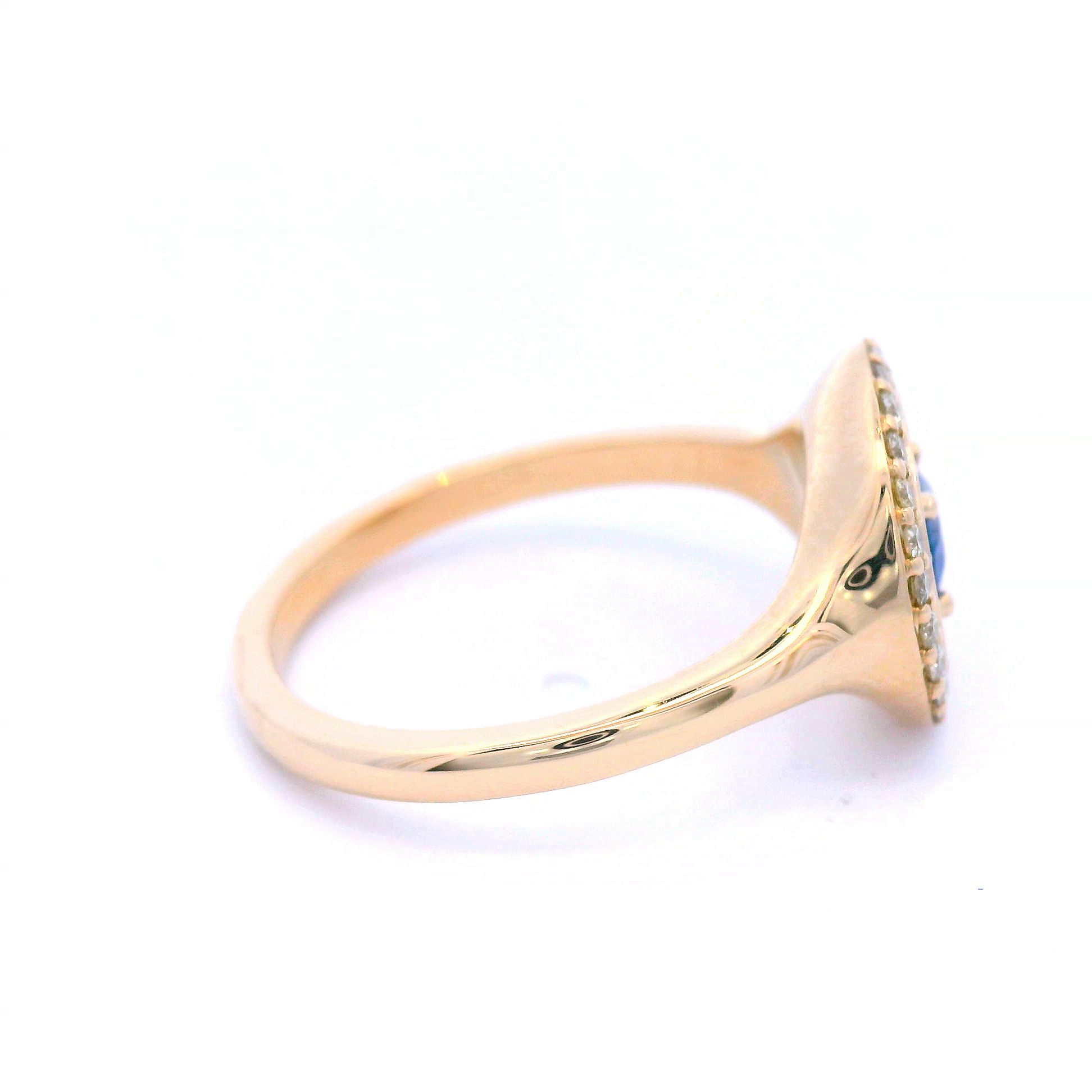 Sapphire Set in Yellow Gold Ring