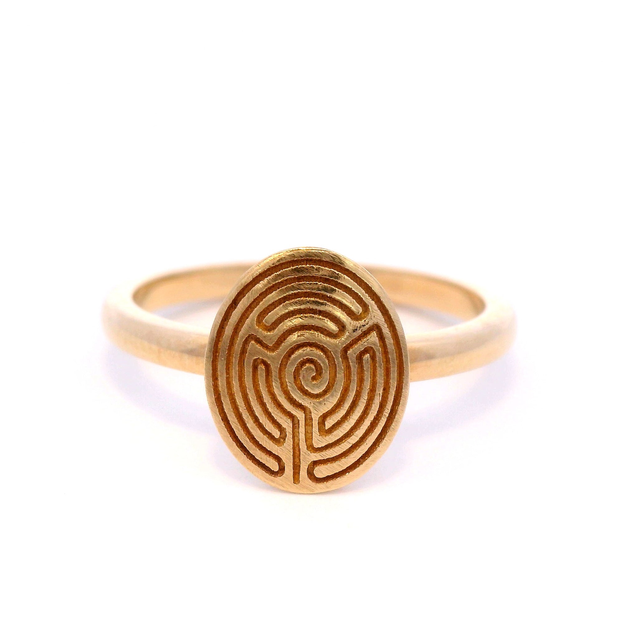 Oval Maze Ring in Yellow Gold